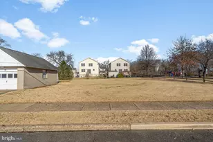 720 Oakland Ave, Burlington, NJ 08016 - Photo 1