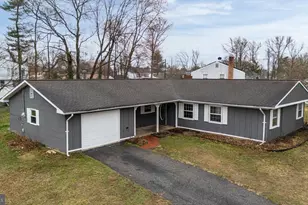 90 Twin Hill Dr, Willingboro, NJ 08046 - Photo 2