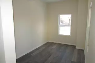 20 Pine St, Beverly, NJ 08010 - Photo 2