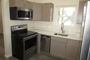 20 Pine St, Beverly, NJ 08010 - Photo 4