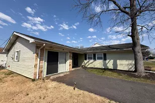 15 Hampton Ln, Willingboro, NJ 08046 - Photo 2