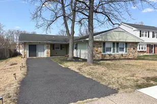 15 Hampton Ln, Willingboro, NJ 08046 - Photo 1