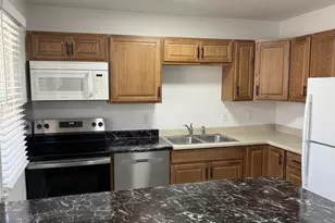 914 Garnet Dr, Burlington, NJ 08016 - Photo 2