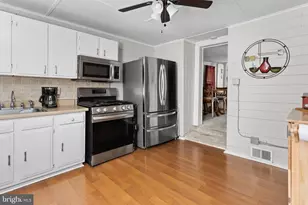 137 2nd St, Bordentown, NJ 08505 - Photo 14