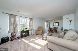127 Chaucer Rd, Mount Laurel, NJ 08054 - Photo 4