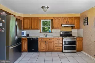 112 Williamsburg Way, Mount Laurel, NJ 08054 - Photo 2