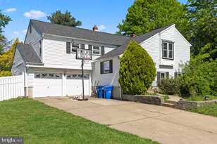 112 Williamsburg Way, Mount Laurel, NJ 08054 - Photo 1