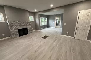 178 Crosswicks Rd, Bordentown, NJ 08505 - Photo 1