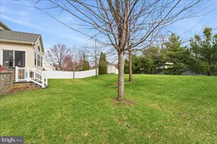 704 Varga Cir, Florence, NJ 08518 - Photo 2