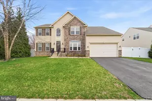 704 Varga Cir, Florence, NJ 08518 - Photo 1