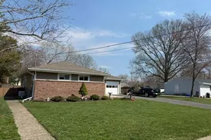 47 Holly Blvd, Southampton, NJ 08088 - Photo 2