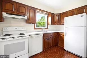 416 Magnolia Rd, Mount Laurel, NJ 08054 - Photo 6