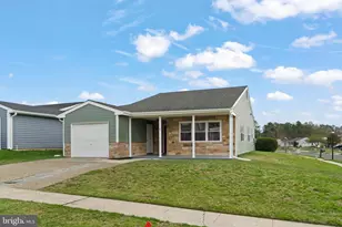 2 Farrington Ct, Southampton, NJ 08088 - Photo 2