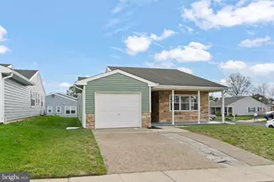 2 Farrington Ct, Southampton, NJ 08088 - Photo 4