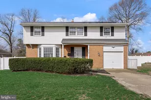 2105 Chestnut Hill Dr, Cinnaminson, NJ 08077 - Photo 2