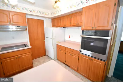 8 Holton Lane, Willingboro, NJ 08046 - Photo 4