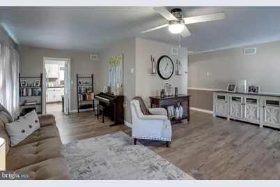 32 Finchley Court, Southampton, NJ 08088 - Photo 6