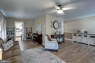 32 Finchley Ct, Southampton, NJ 08088 - Photo 6