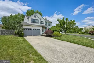11 Amberfield Dr, Delran, NJ 08075 - Photo 2