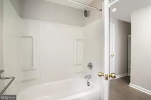 212 Farnsworth Ave, Bordentown, NJ 08505 - Photo 8