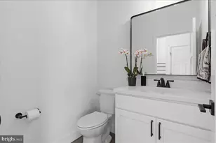 918 Olive St, Burlington, NJ 08016 - Photo 6