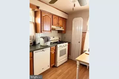 8 Illinois Avenue, Burlington, NJ 08016 - Photo 18