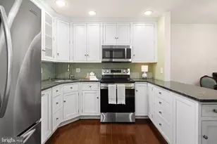 24 W Bluebell Ln, Mount Laurel, NJ 08054 - Photo 8