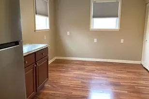 14 Broad St, Florence, NJ 08518 - Photo 2