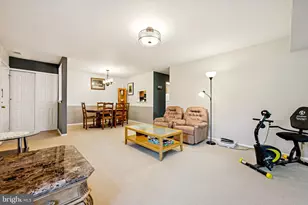 112 Village Ln, Mount Laurel, NJ 08054 - Photo 4