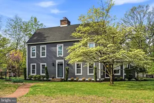 4 Cove Ct, Moorestown, NJ 08057 - Photo 2