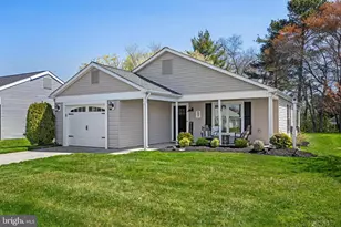 47 S Westminster Dr S, Southampton, NJ 08088 - Photo 2