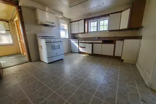 10 Thorntown Ln, Bordentown, NJ 08505 - Photo 2