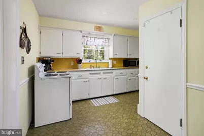 9 Woodland Road, Bordentown, NJ 08505 - Photo 16