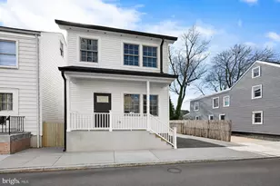 32 West St, Bordentown, NJ 08505 - Photo 2