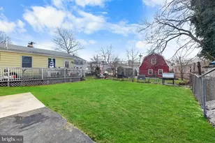 32 West St, Bordentown, NJ 08505 - Photo 40