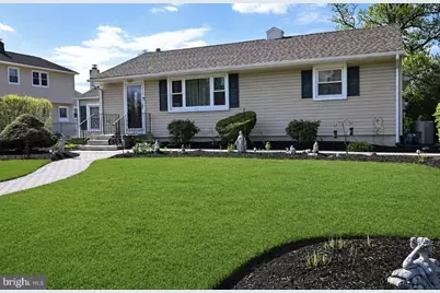 613 Wallace Avenue, Florence, NJ 08554 - Photo 2