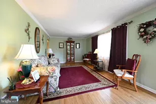 613 Wallace Ave, Florence, NJ 08554 - Photo 6