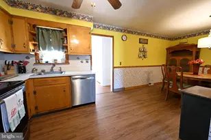 613 Wallace Ave, Florence, NJ 08554 - Photo 4
