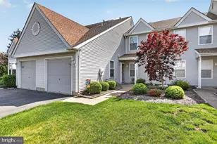 215 Birch Hollow Dr, Bordentown, NJ 08505 - Photo 2