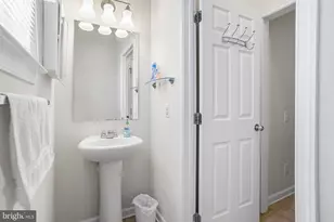 409 Pigott Dr, Florence, NJ 08518 - Photo 18