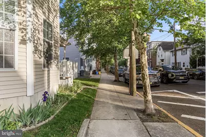 401 Farnsworth Avenue, Bordentown, NJ 08505 - Photo 2