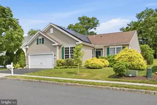 20 Everett Dr, Mansfield Township, NJ 08022 - Photo 2