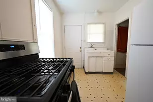 438 W 3rd St, Florence, NJ 08518 - Photo 4