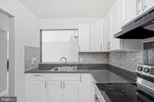 25 S Church Rd, Maple Shade, NJ 08052 - Photo 8