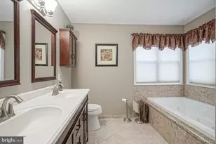 8 Melville Dr, Medford, NJ 08055 - Photo 32