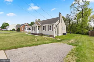 6 Butts Ave, Bordentown, NJ 08505 - Photo 4
