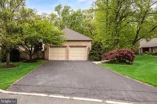 465 Windrow Clusters Dr, Moorestown, NJ 08057 - Photo 2