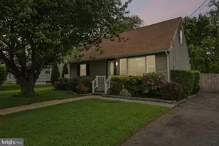 13 Spruce Ave, Bordentown, NJ 08505 - Photo 2