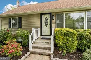 13 Spruce Ave, Bordentown, NJ 08505 - Photo 6
