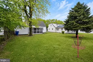 437 E 5th Street E, Florence, NJ 08518 - Photo 20
